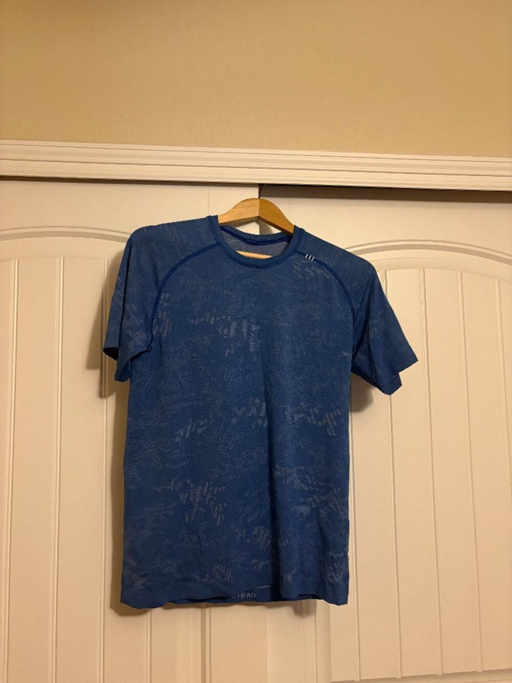 LuLuLemon Metal Vent Tech T Shirt Men's Small Blue Camo Print Short Sleeve Crew